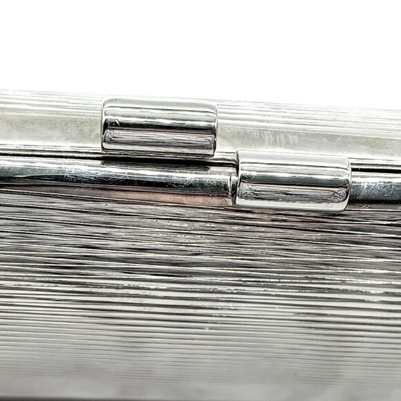 Vintage Silver Finish Ribbed Metal Hardside Clutch Bag - Picture 4 of 8